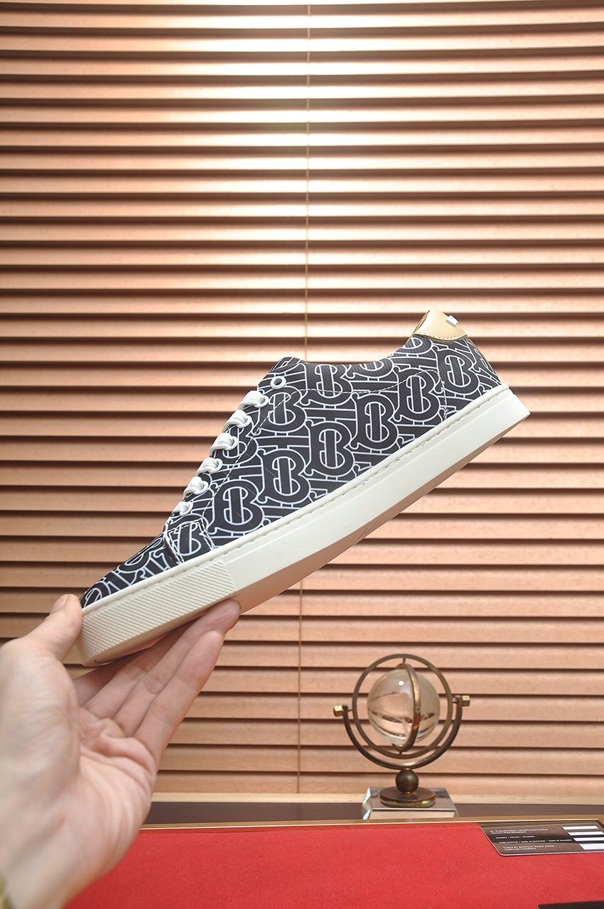 Burberry Black & Gray Patterned Low-Top Sneakers