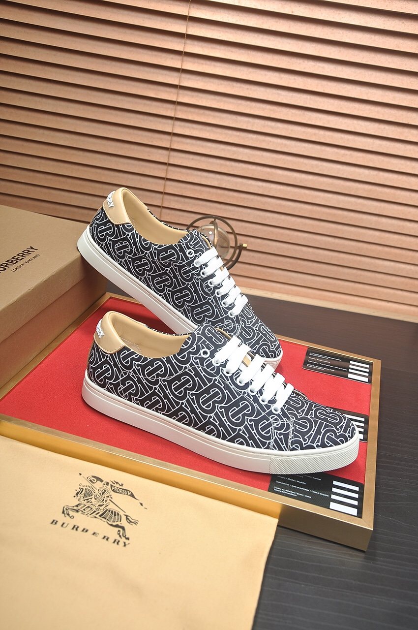 Burberry Black & Gray Patterned Low-Top Sneakers