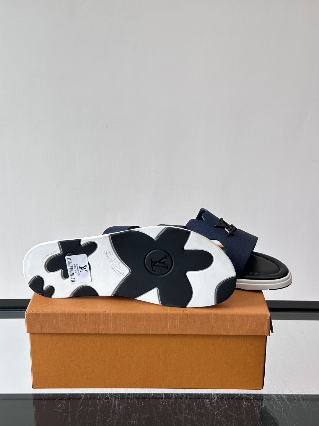 Louis Vuitton Isola Logo Slide Sandals