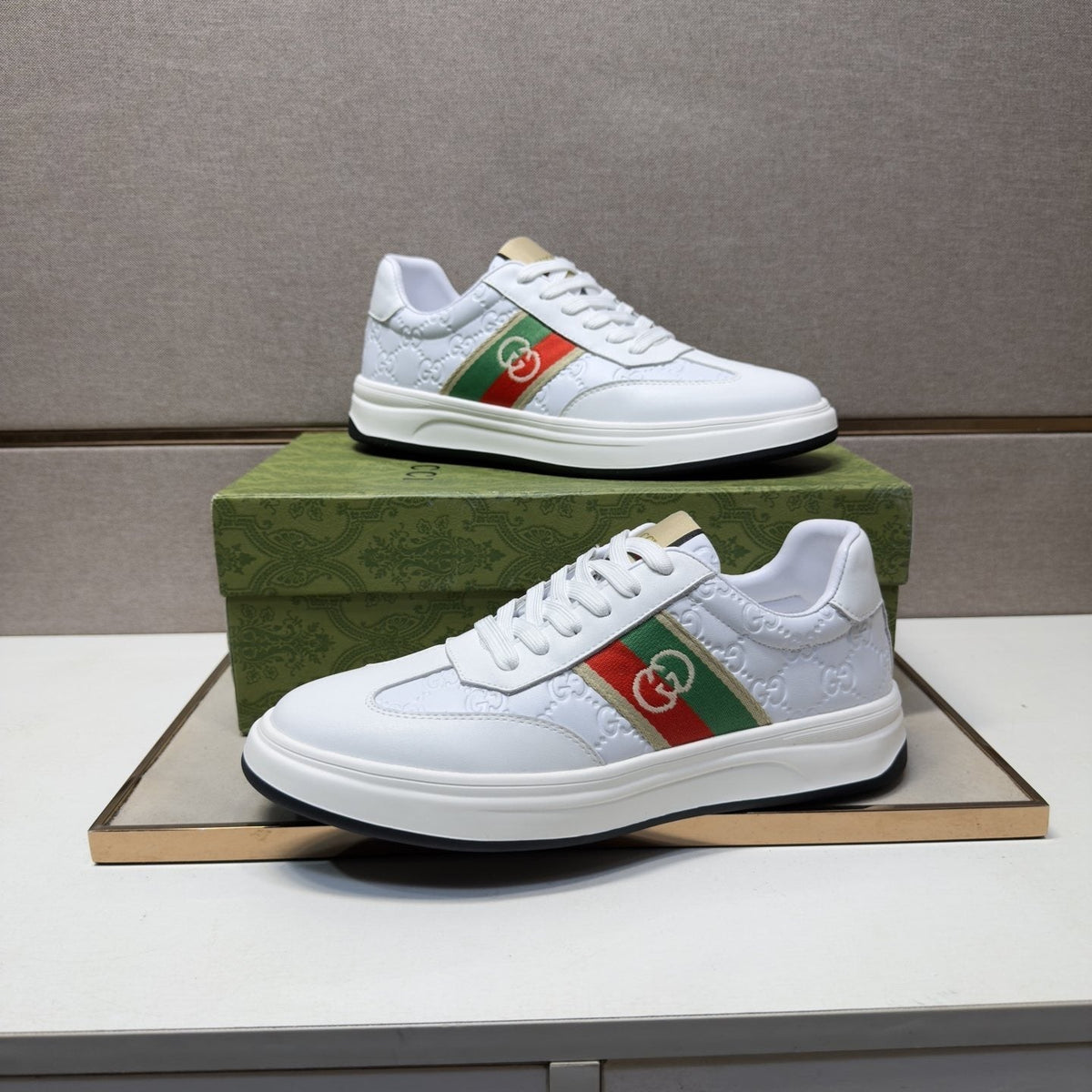 Gucci Men's Green-Red Stripe Low-Top Sneakers